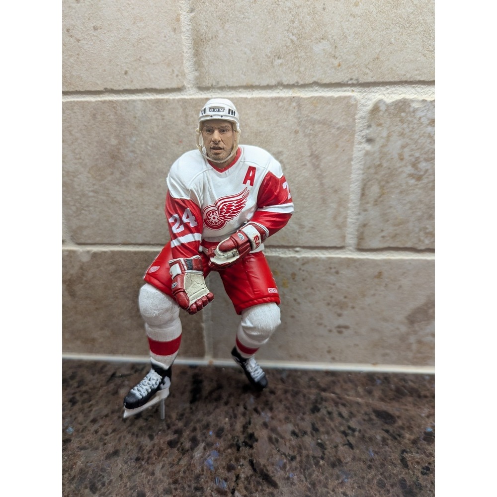 McFarlane CHRIS CHELIOS Detroit Red Wings NHL Action Figure Series 7 2003